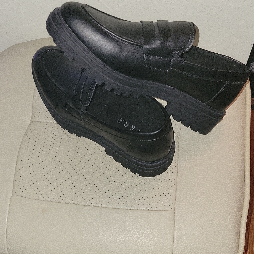 Elegant Black Leather Loafers for Men